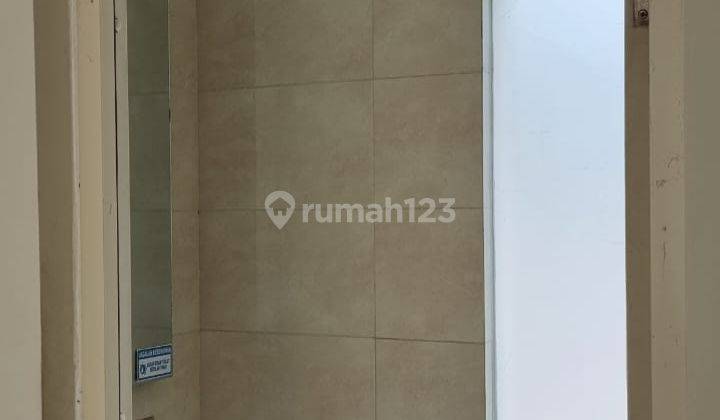 kamar mandi 1894. dijual rumah grand pakuwon