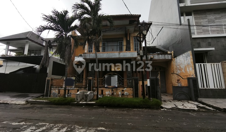 1904. Babatan Pantai Barat, Mulyorejo Surabaya Timur 
