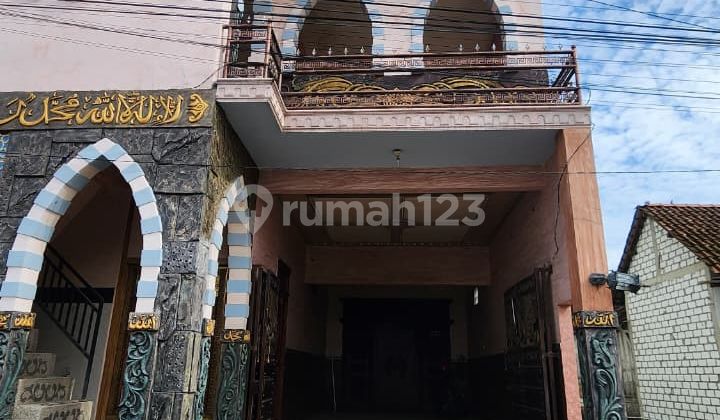 2005. For Sale Classic House on Raya Bedanten Street, Bungah Subdistrict, Gresik Regency.