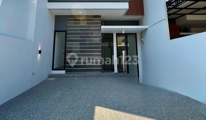 CC03. Rumah Baru Gress Klampis Semolo Tengah 2