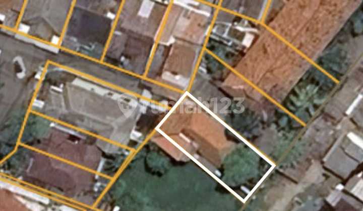 2036. Itung House, South Tanahketintang, Jambangan, Surabaya