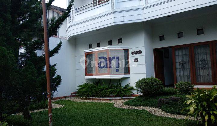 Rumah 2 Lantai Unfurnished SHM di Setramurni, Bandung 1