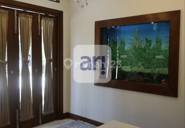 Rumah Lux Furnished Dengan Kolam Renang di Ciumbuleuit, Bandung Utara 2