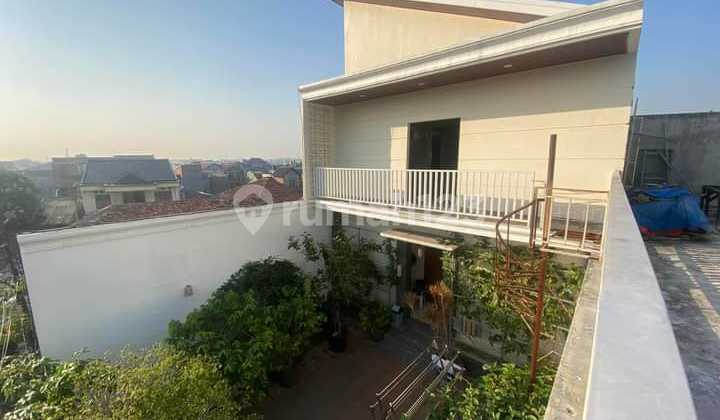 dijual rumah luas beserta 12 kamar Kost pusat kota dijual rumah luas beserta 12 kamar Kost pusat kota