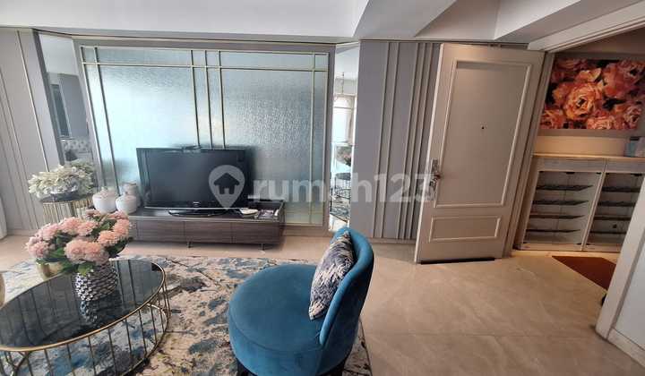 One Icon Private Lift Apartment, Tunjungan Plaza Surabaya Center.