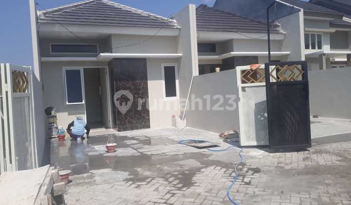 Rumah Baru , Cantik& Siap Huni Di Jl. Modern Tengah Iii, Surabaya