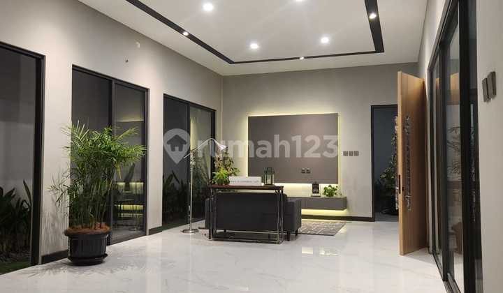 Dijual Rumah Mewah Estetik Bangunan Baru Mandiri 3 lantai BSD The Green 2