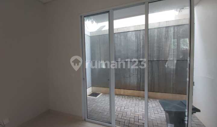 Rumah Vanya park BSD Lingkungan Nyaman 2 lantai Rapi siap huni 2