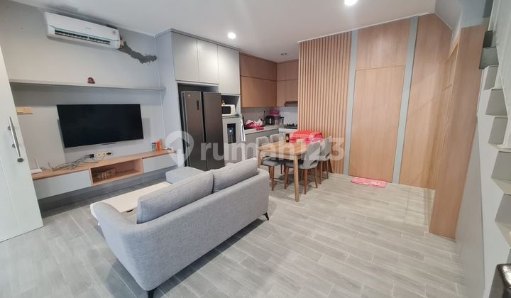 Jual Rumah Bagus Di Cluster Volendam, Longbeach, Pik 1