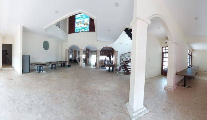 Bangunan Bagus Untuk Resto di Area Menteng 1