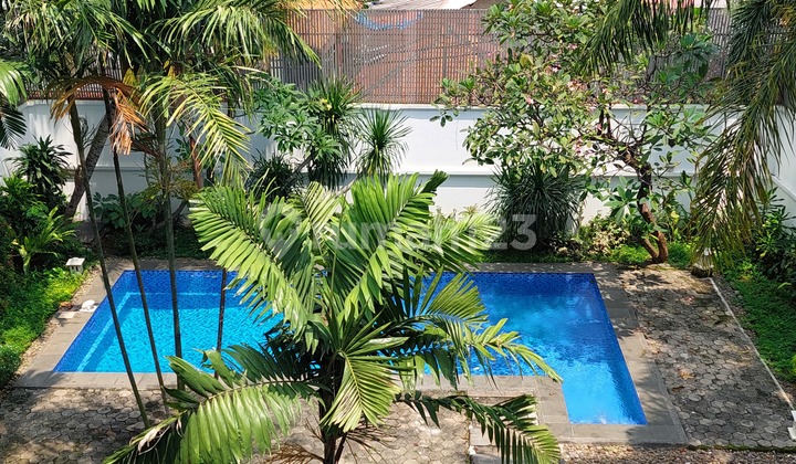 Rumah Luas Dan Mewah di Kemang, Harga Nego  2