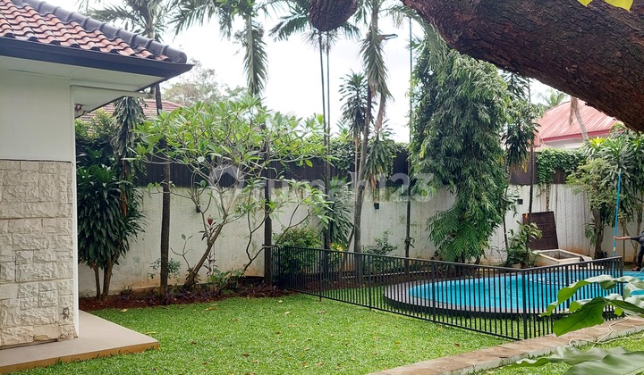 Nice House in Kemang, Strategic Location, Suitable for Offices Too 2