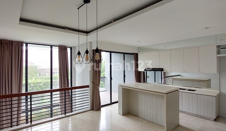 Rumah Townhouse Bagus di Kemang, Harga Sewa Sudah Termasuk IPL  2