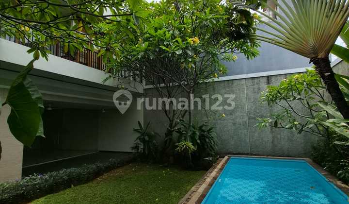 Rumah 5 Bedroom Bagus di Cipete, Lokasi Tenang dan Strategis
