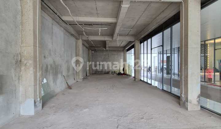 Ruang Usaha di Lantai Dasar Area Pondok Indah, Gedung Baru di Lokasi Prime