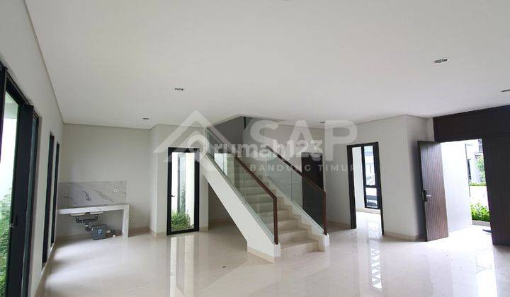 Rumah Baru Dua Lantai Emily Exclusive Summarecon Bandung 2