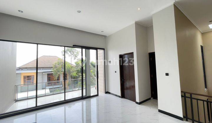 Rumah 3 Lantai Modern Minimalis Baru di Mekar Wangi Kota Bandung 1