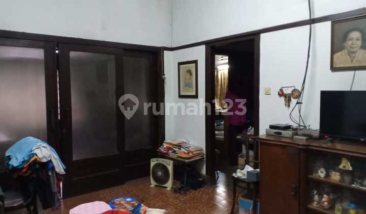 Rumah Classic Vintage di Cipaganti Kota Bandung