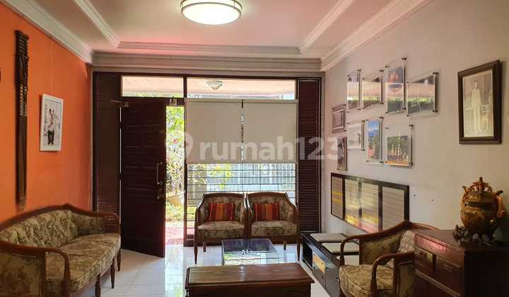 Affordable 2-story strategic house in the Pasteur area of Bandung City. Affordable 2-story strategic house in the Pasteur area of Bandung City.