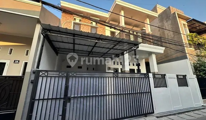 Modern Minimalist Home in Pratama Plot