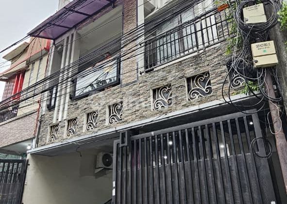 Rumah Minimalis Modern Kembangan