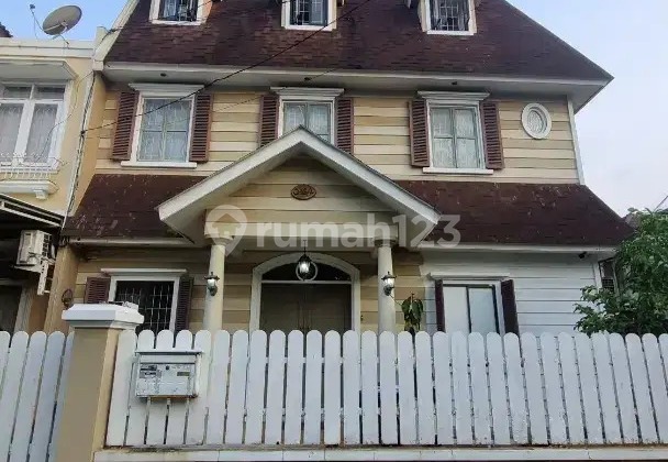 Rumah Scandinavia Taman Palem