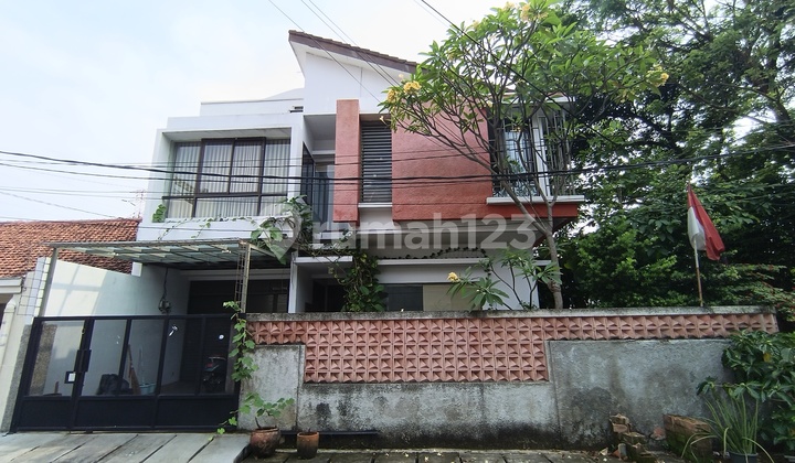 Rumah 2 Lantai Hoek Di Jl Danau Mahalona Bendungan Hilir Jakarta Pusat Lt 261m2 Cash Only 2