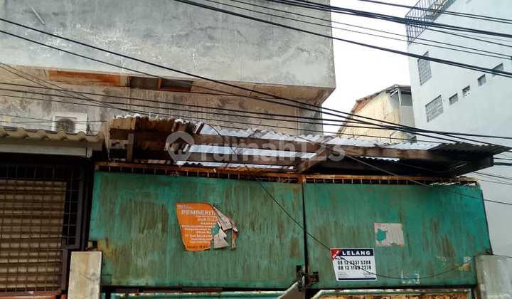 Rumah Lama 3 Lantai di Jl Bambu Kuning Pulo Kebayoran Baru Jakarta Selatan Lt 72M2 Cash Only