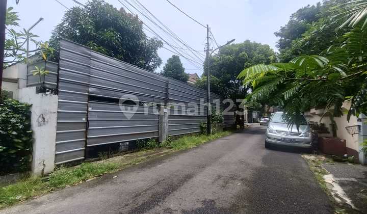 Charming Old House on Jl H Saidi, Cipete Selatan, Cilandak, South Jakarta, Land Area 690M2, Cash Only