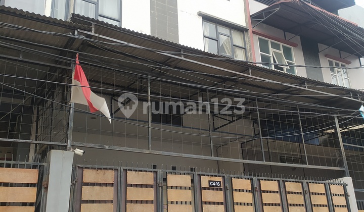 Minimalist 3-Story House, Inter Kota Subdivision, Cengkareng, West Jakarta, Land 105M2, Cash Only, Cheap 2