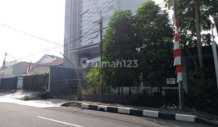 Rumah Strategis  Jl Guntur Raya Setiabudi Jakarta Selatan Lt.520m2 cocok kos2an/kantor Hitung tanah 10Mly  Murah dibawah njop nya 14.4M murah stategis dekat kuningan area cash only