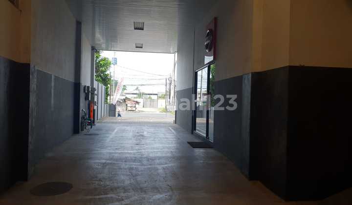 Showroom Mobil Jl Raya Serang Km 16.8 Cikupa Kab Tangerang 8