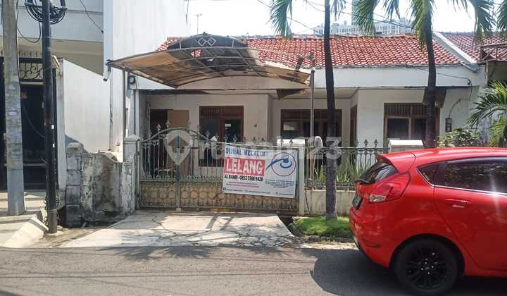 Old 1-Story House on Jl Tabing Kemayoran, Central Jakarta, Land Area 233 m², Strategic Location, Cash Only 2