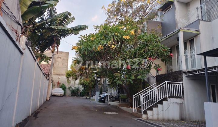 Rumah Cantik 3 Lantai di Dream Residence Town.house Cilandak Pasar Minggu Jakarta Selatan LT 144M2 Murah 2