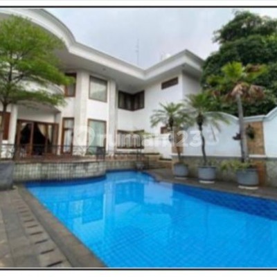 Rumah Mewah Asri di Jl Tulodong Bawah 4 Selong Kebayoran Baru Jakarta Selatan Lt 712M2 Cash Only