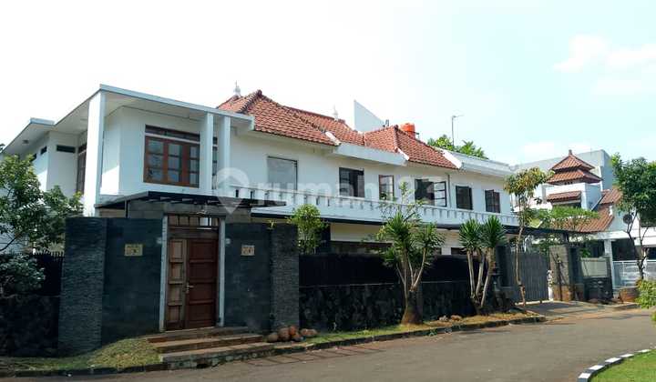 Two-Story Corner House in Anggrek Loka Housing, Serpong, South Tangerang City, Land Area 437m2, Cash Only