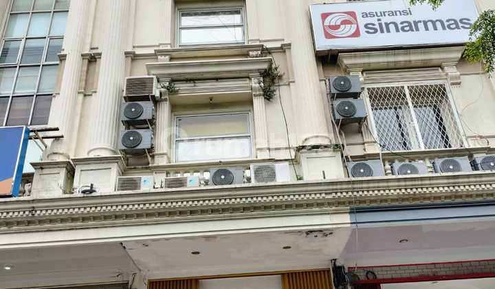 Ruko Strategis Kawasan Tebet Jakarta Selatan Seluas LT 81 M2