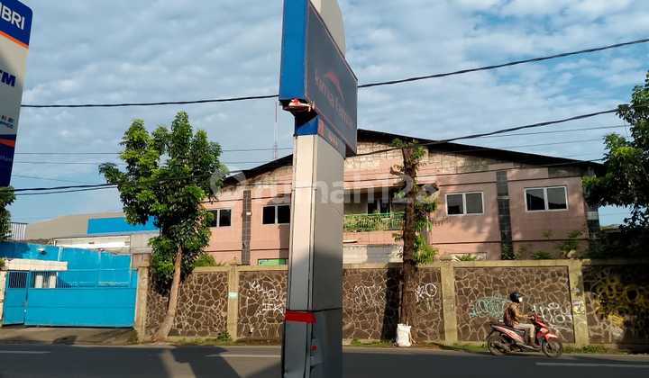 Affordable 2-Story Warehouse and Office on Jl Meruya Selatan, Joglo, Kembangan, West Jakarta, Land Area 2,153M2, Cash Only