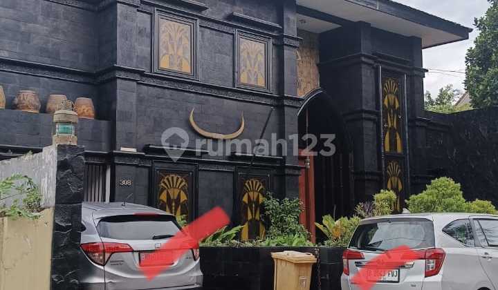 Rumah Unik 2 Lantai di Jl Gudang Peluru Selatan Kebon Baru Tebet Jakarta Selatan Lt 345M2 Cash Only