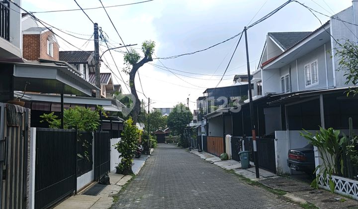 Rumah Lama 2 Lantai di Bintaro Sektor 3 Camar Residence Pondok Aren Tangerang Selatan Lt 135M2 Cash Only 2