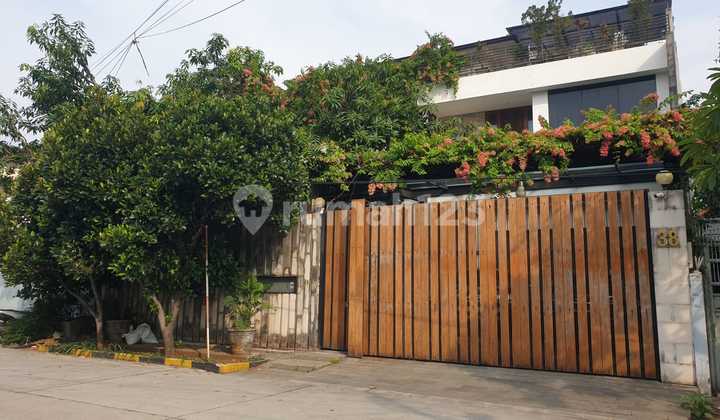 Affordable 2-Story House on South Rajawali Street, Gunung Sahari, Central Jakarta, 470m2 Land Area, Cash Only