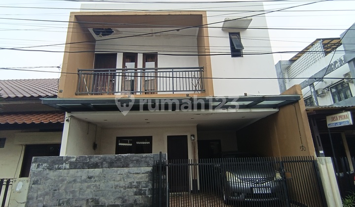 Affordable 2-Story House on Jl H Muhi Pondok Pinang, South Jakarta, Land Area 111m², Cash Only Affordable 2-Story House on Jl H Muhi Pondok Pinang, South Jakarta, Land Area 111m², Cash Only