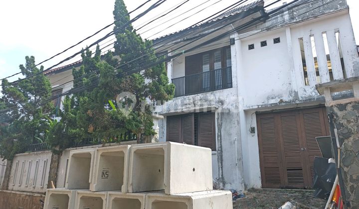 Two-Story Corner House Suitable for Boarding at Jalan Pulo Raya 3, Ujung Petogogan, Kebayoran Baru, South Jakarta, Land Area 270m2, Cash Only. 1