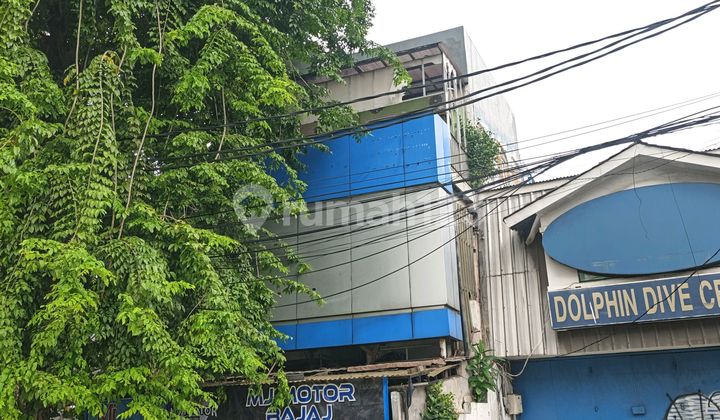 Ruko Komersil 3 Lantai di Jl Sultan Iskandar Muda Kebayoran Lama Jakarta Selatan LT 90M2 Cash Only