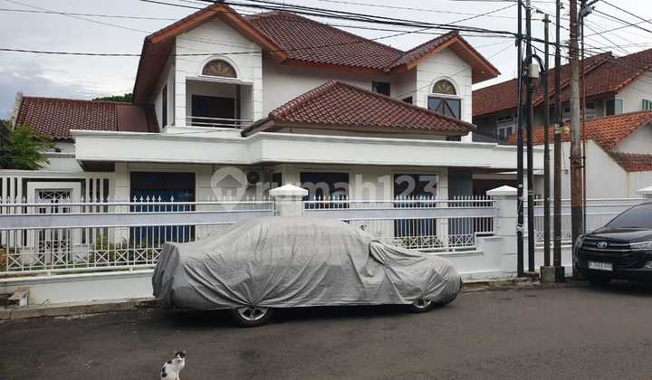 Old 2-Story House on Jl Kayu Putih V, Pulo Gadung, East Jakarta, Land Area 527m2, Cash Only