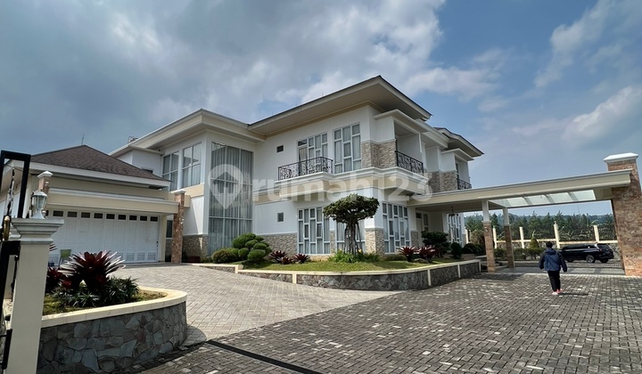 Affordable Luxury 2-Story Villa in Puncak Complex, Taman Giri Indah, Cianjur Regency, Land 5,986m2, Cash Only