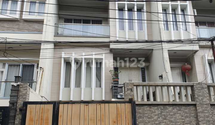 Rumah Minimalis 3 Lantai di Jl Pluit Murni Penjaringan Jakarta Utara LT 162M2 Cash Only