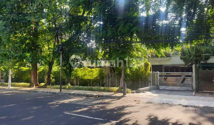 Charming Old House on Jl Kesehatan Raya, Petojo Selatan, Central Jakarta, Land Area 1,959m2, Cash Only