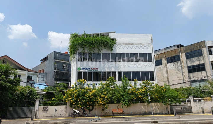 4-Storey Office Building on Jl Sultan Hasanudin Melawai South Jakarta, 905m² Floor Area, Cash Only, Highly Strategic Location