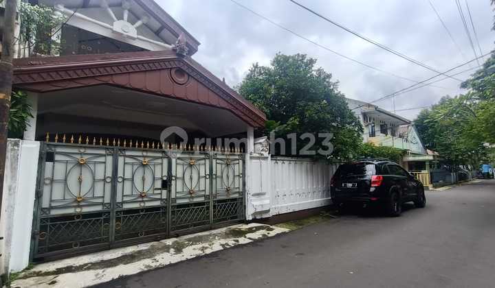 Old Hoek House at Jl Tebet Timur 3 Tebet, South Jakarta, Land Area 160M2, Cash Only